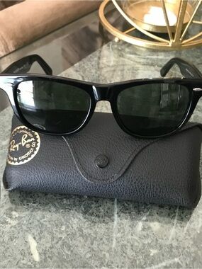 NEW! $300 Iconic Ray-Ban RB2140 54 WAYFARER Sunglasses ~ Black